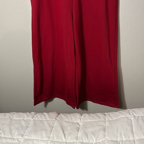 Red Sleeveless Jumpsuit with Bib-Front Design size M - Picture 6 of 11